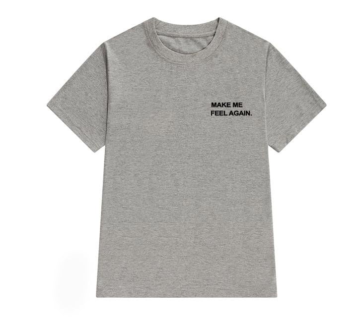 Playera casual- con texto en el pecho